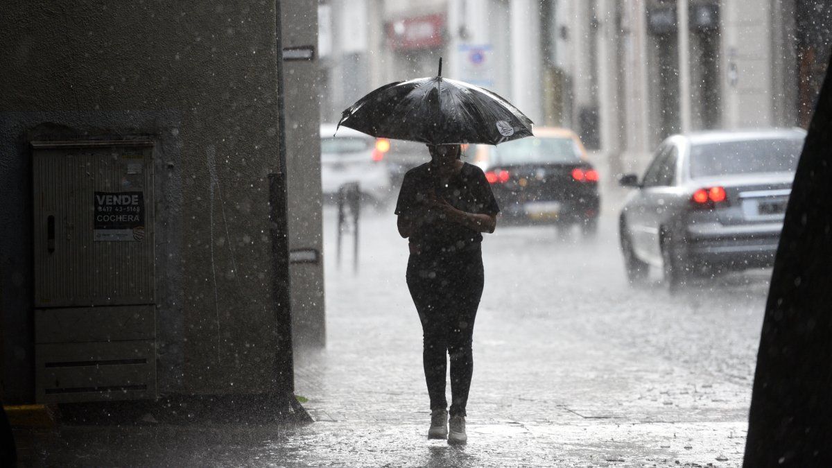 Nueva alerta amarilla por tormentas en Rosario: SMN la emitió para el sur y este