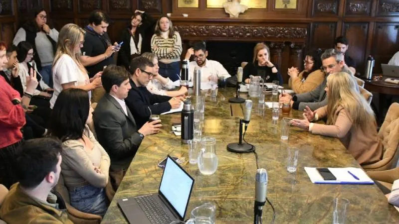 Cuidacoches en Rosario: el Concejo Municipal avanza con la ley provincial