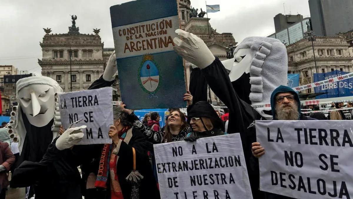 Corte Suprema suspendió derogación de Ley de Tierras: qué pasa