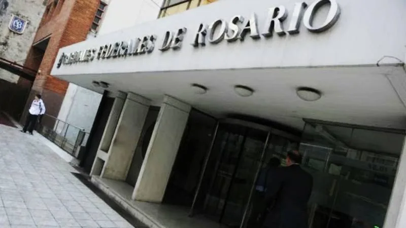 Piden juicio a obstetra de 87 años en Rosario por falsificar partidas de bebés