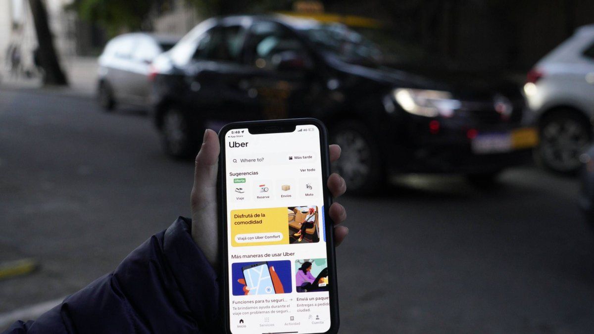 Uber en Rosario: debate por legalizar apps y protestas de taxistas